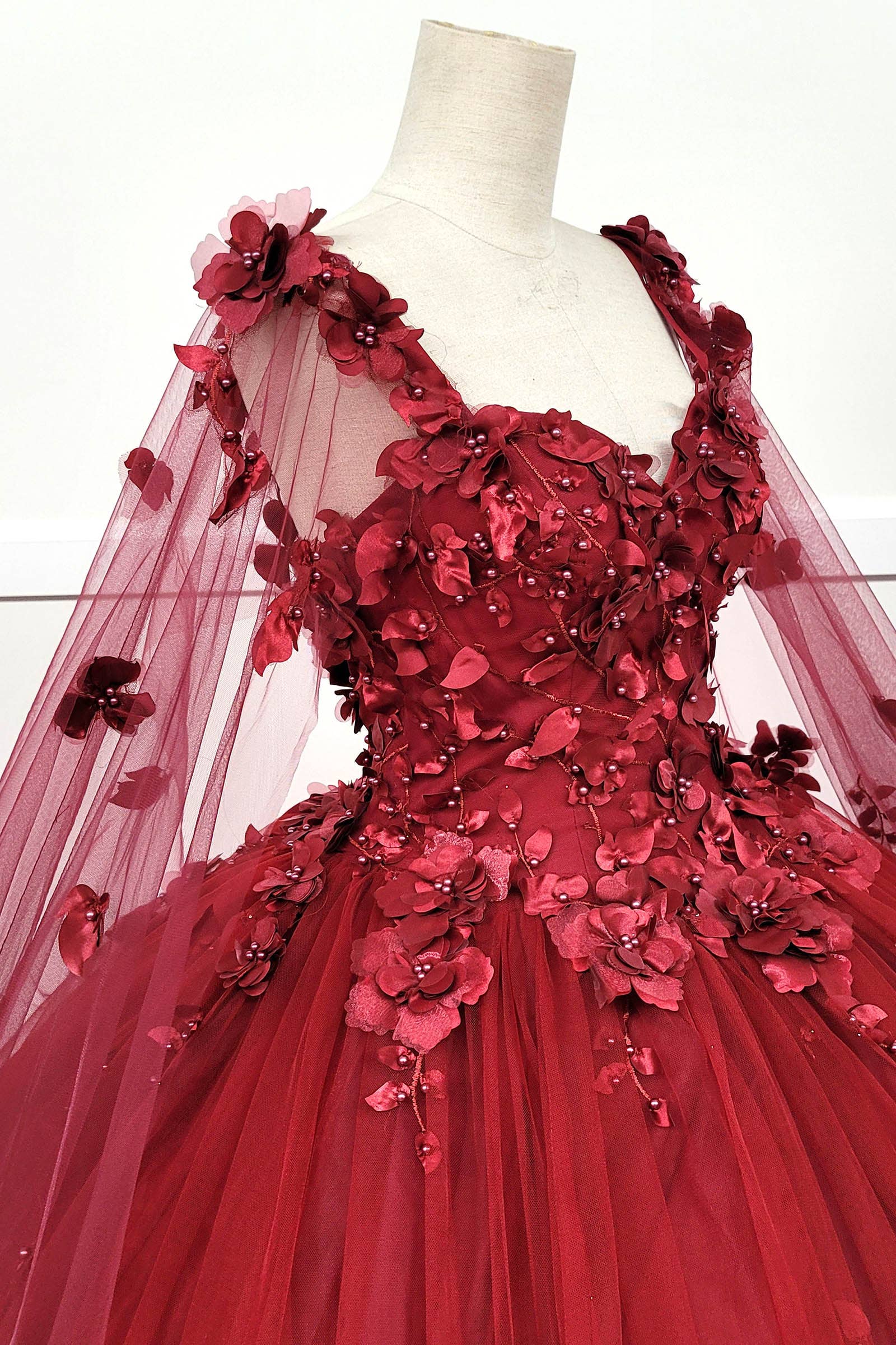 Chicas – Vestido comprido - Mulher por atacado – Vestido de Quinceanera com Flores e Capa com Abertura CHF30184