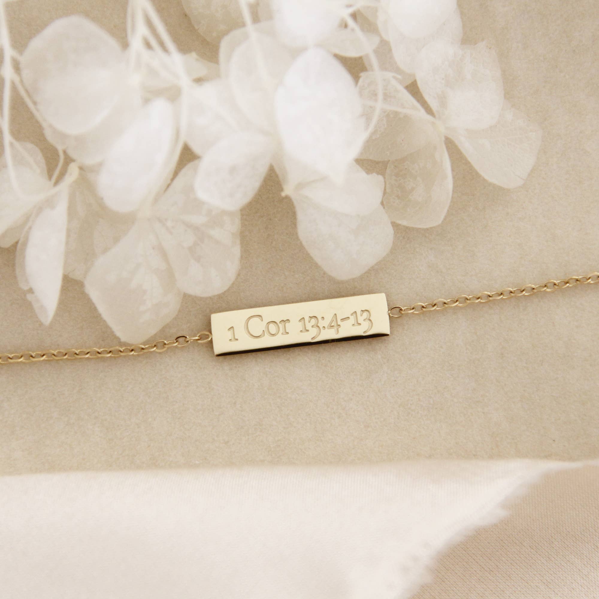 LoveStory Collection – wholesale Berlockarmband – Love Armband, 1 Korintierbrevet 13:4-131