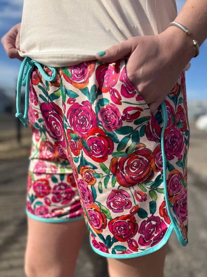 Trives og Blomstrer Shorts Lange for engroshandel hos Sterling Kreek