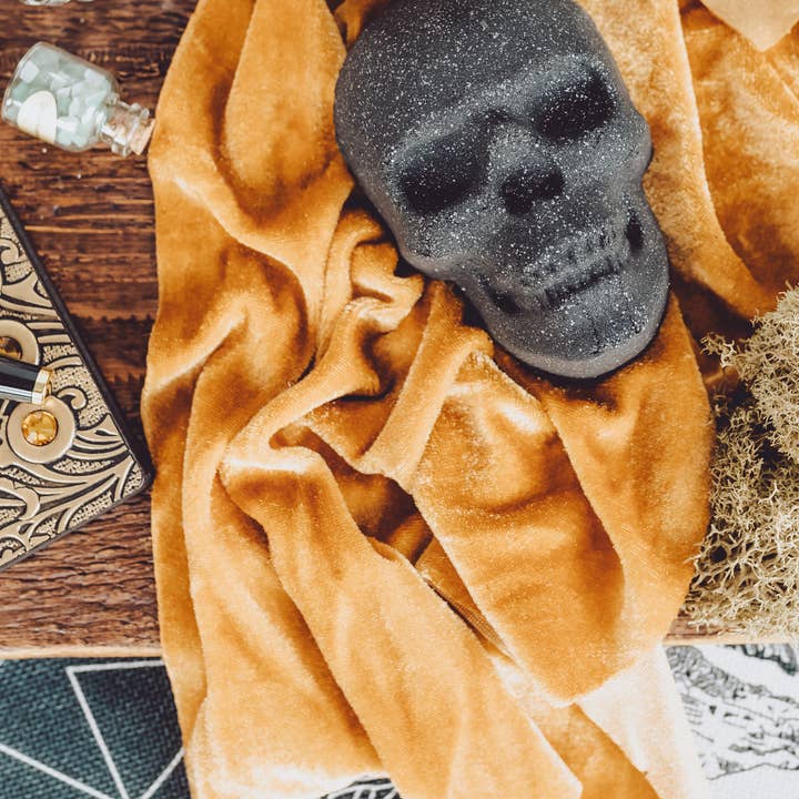 Pure Poetry Cosmetics - Wholesale Bath bomb/fizz - At Death's Door Skull Halloween Vegan Bath Bomb2
