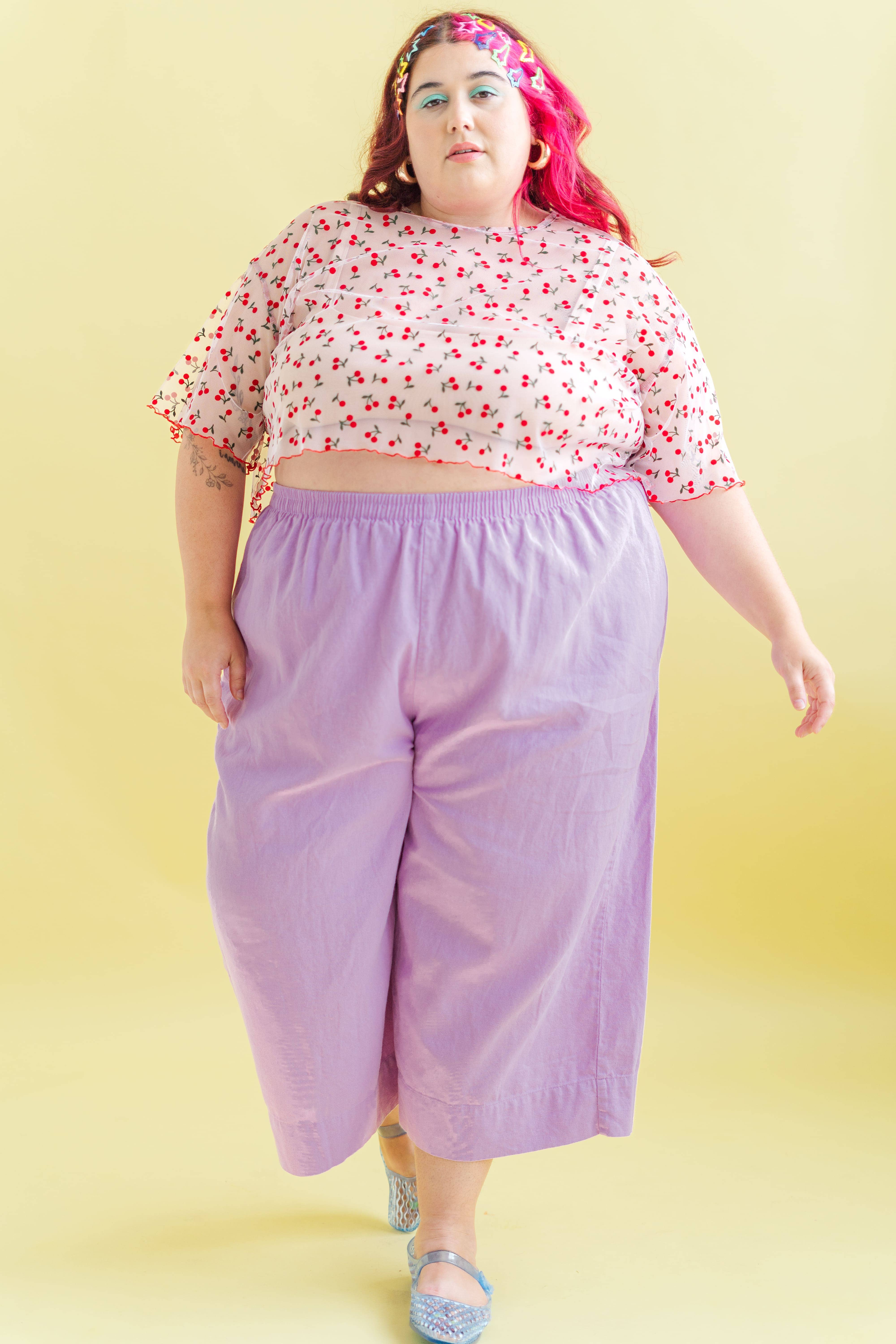 Nettle Studios – Blusa - Mulher por atacado – Blusa de Camadas em Malha de Cereja para Mulher Tamanho Grande Inclusivo3