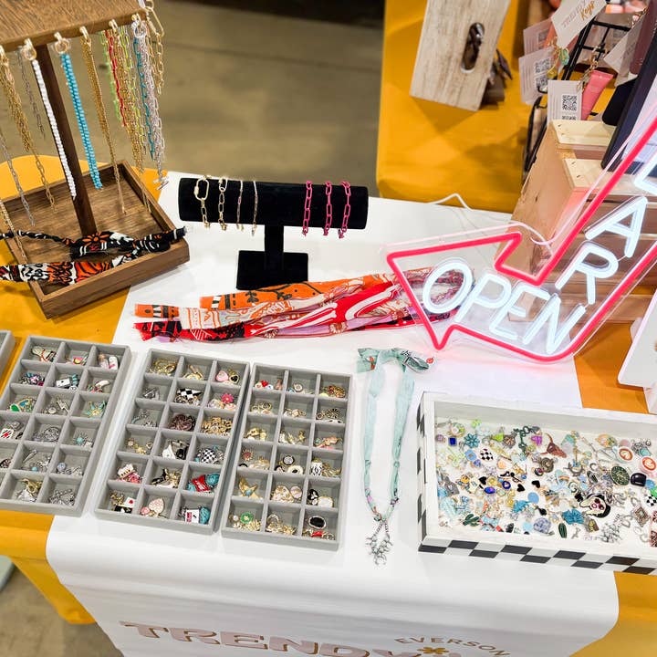 TrendyKeys - Wholesale Jewelry Set - Charm Bar Starter Kit