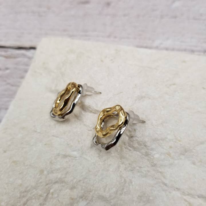 Treasure Wholesale - Wholesale Stud/Post Earrings - Mini Mixed Metal Multilaminar Oval Stud2