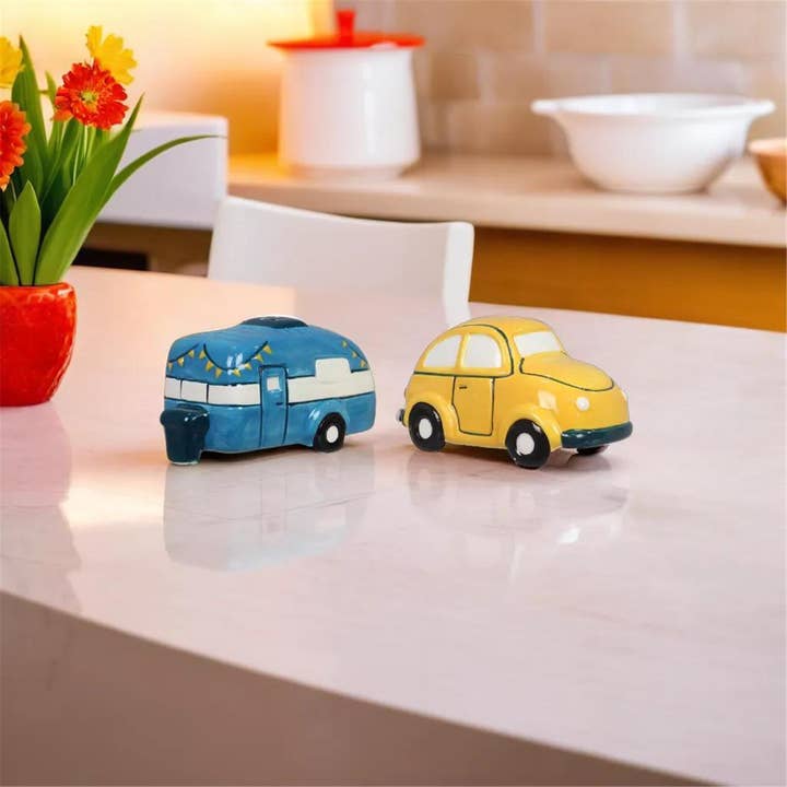 Young's - Wholesale Salt & Pepper Shaker Set - Ceramic Happy Camper Salt and Pepper Shaker Set