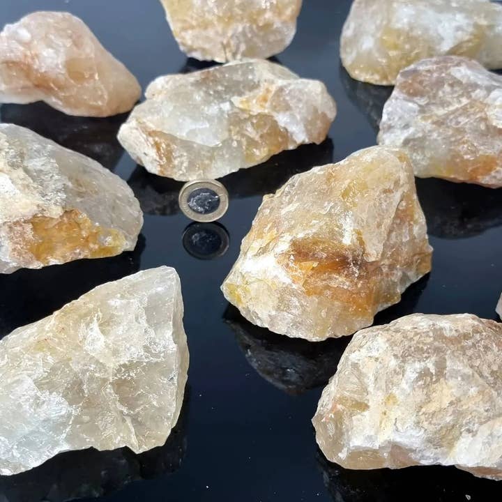 Distinction Crystals - Wholesale Spiritual Stone/Crystal - Golden Healer Quartz Crystal Raw 2KG lot1