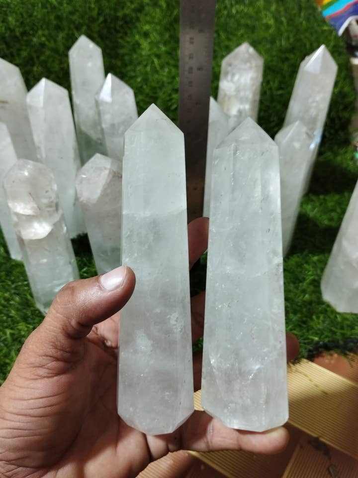 Pointes/baguettes/obélisque en quartz transparent (paquet de 2,2 lb/1 kg) pour la vente par AmazeU