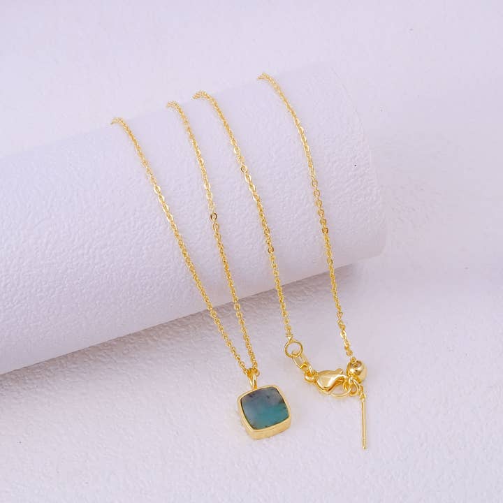 Colar de Pedra de Nascimento de Maio Esmeralda Bruta Colares Dourados por atacado de El Joyero