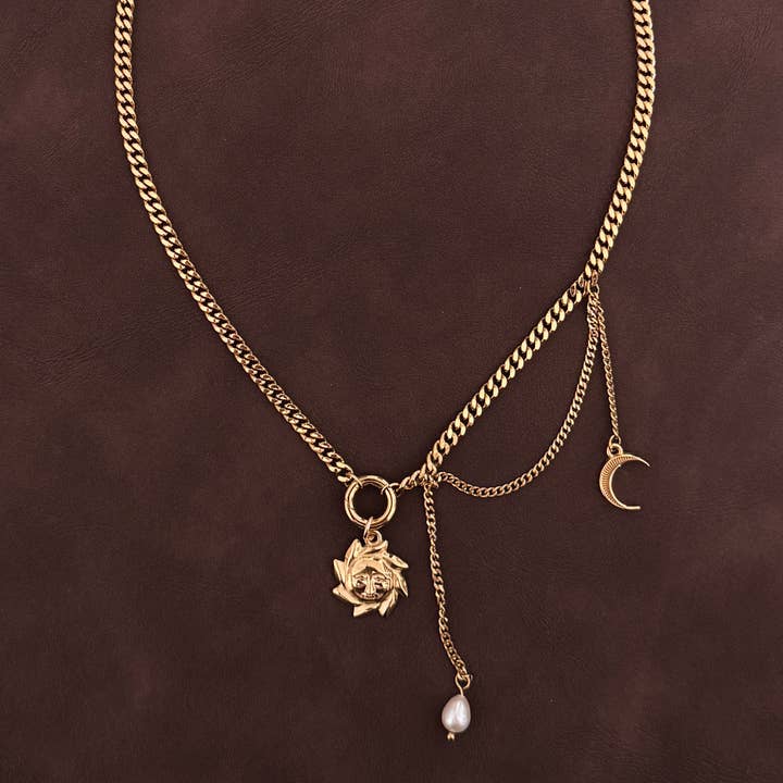 Collier Soleil et Lune - Or pour la vente par Namaste Jewelry