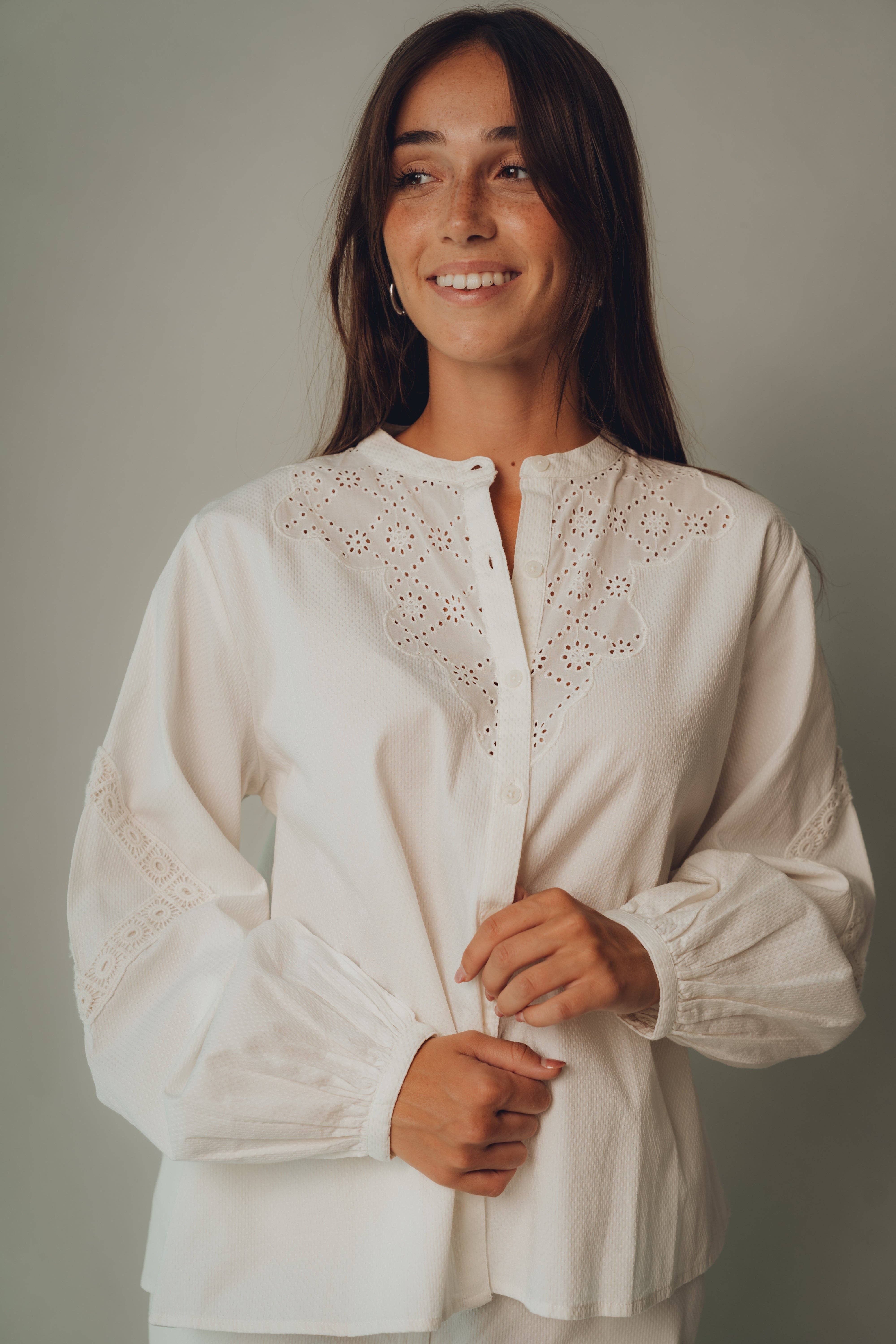 Kapda Casa - Wholesale Button Down Shirt - Women's - Camisa Clarice - Camisa lisa Bordados4