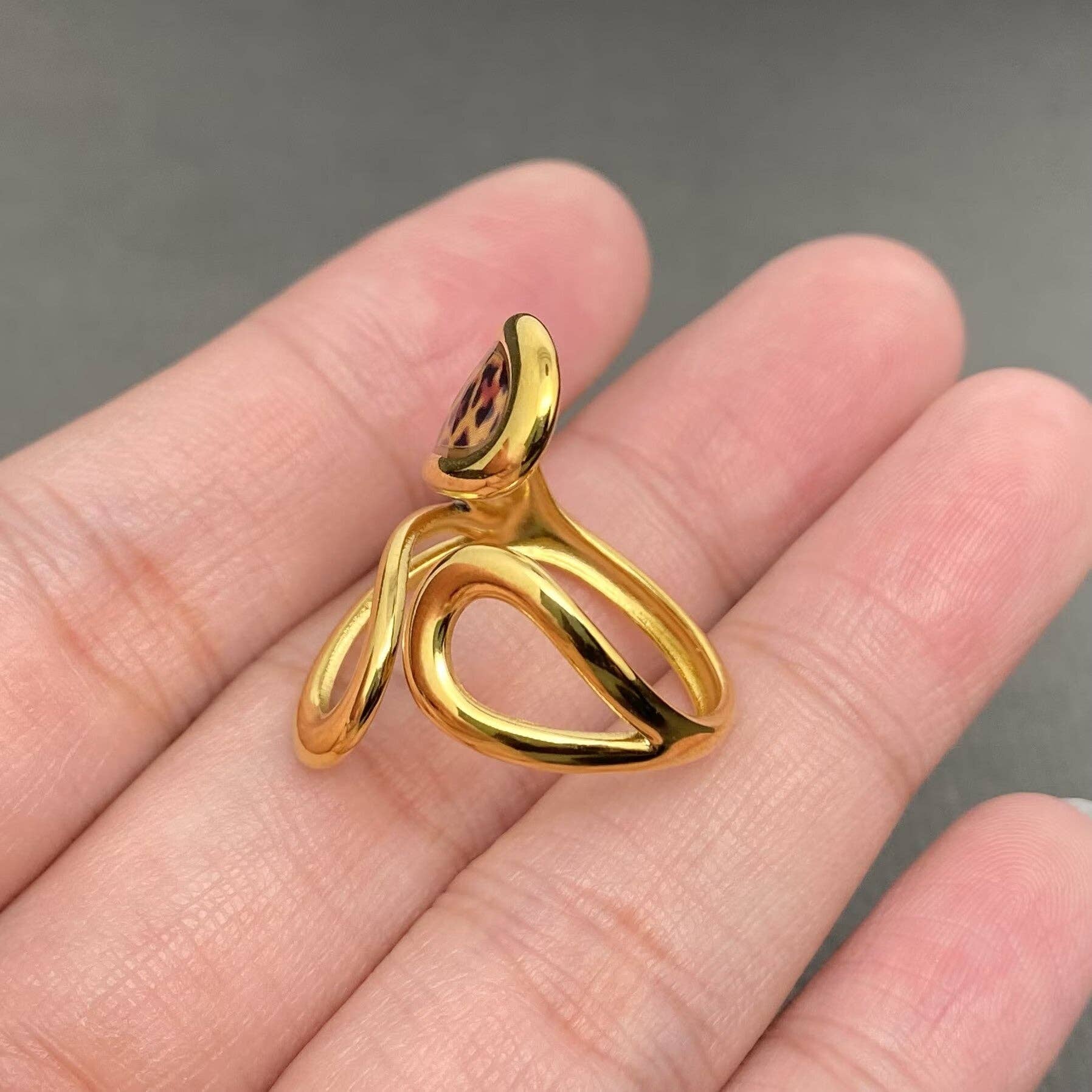 Mio Queena - Wholesale Cocktail/Statement Ring - Enamel Leopard Print 18K Gold Plated SS Adjustable Ring -FGS1