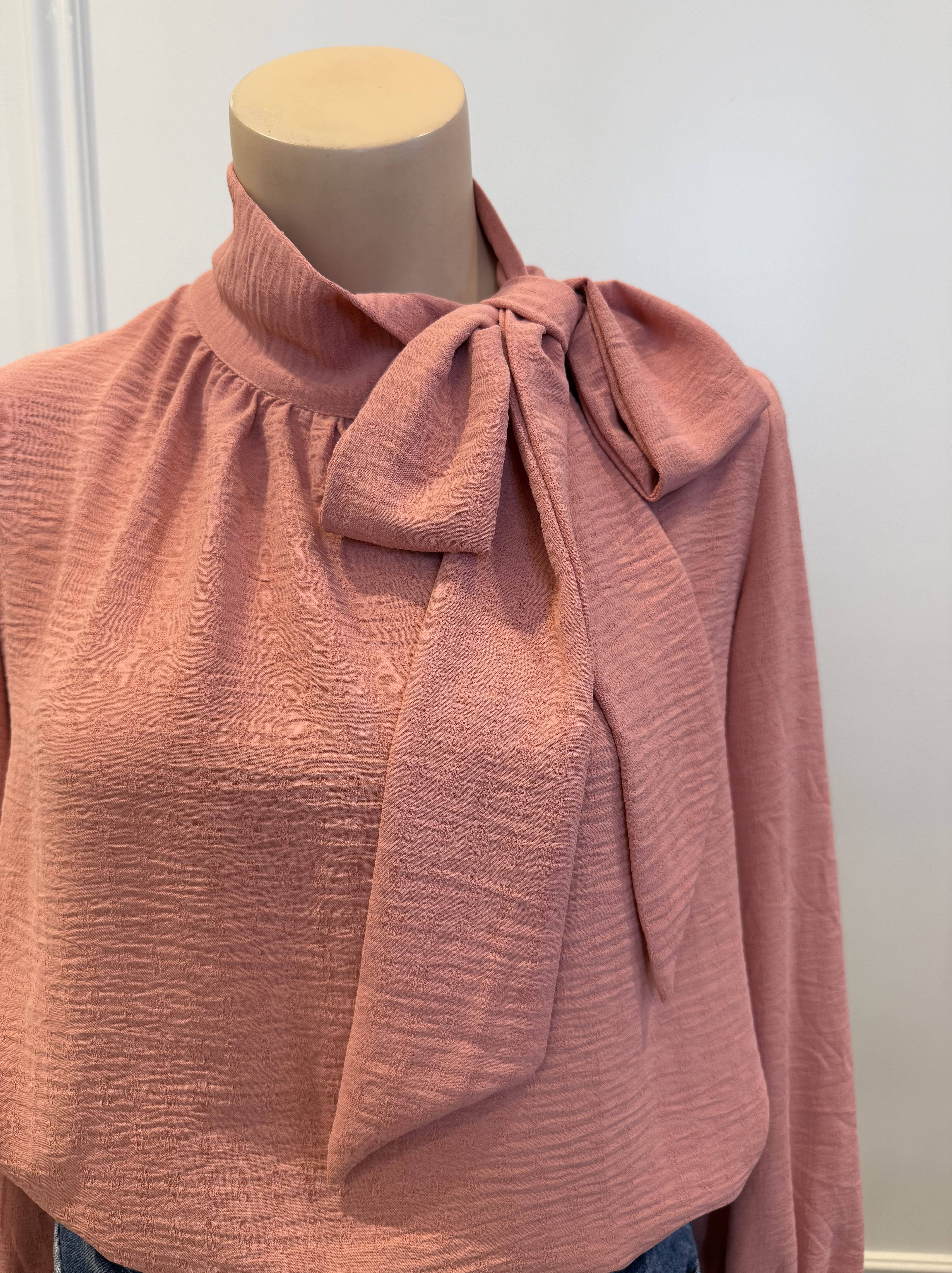 LOVIE & CO - Wholesale Blouse - Women's - Textured blouse with lavallière collar and open back - 4973T-MARGOT1