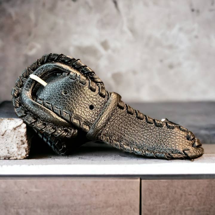 CINTURA REALIZZATA A MANO, IN VITELLO INFILATO per la vendita all'ingrosso da parte di Brunocenere