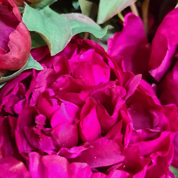 1947 / Berkeley Florist Supply – wholesale Artificial flowers – Elegant Silk Peonies