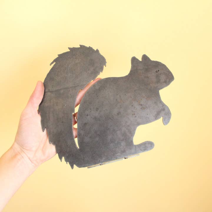 Highland Ridge | Handmade Home Decor - Wholesale Outdoor Ornament/Decor - Metal Squirrel Statue7