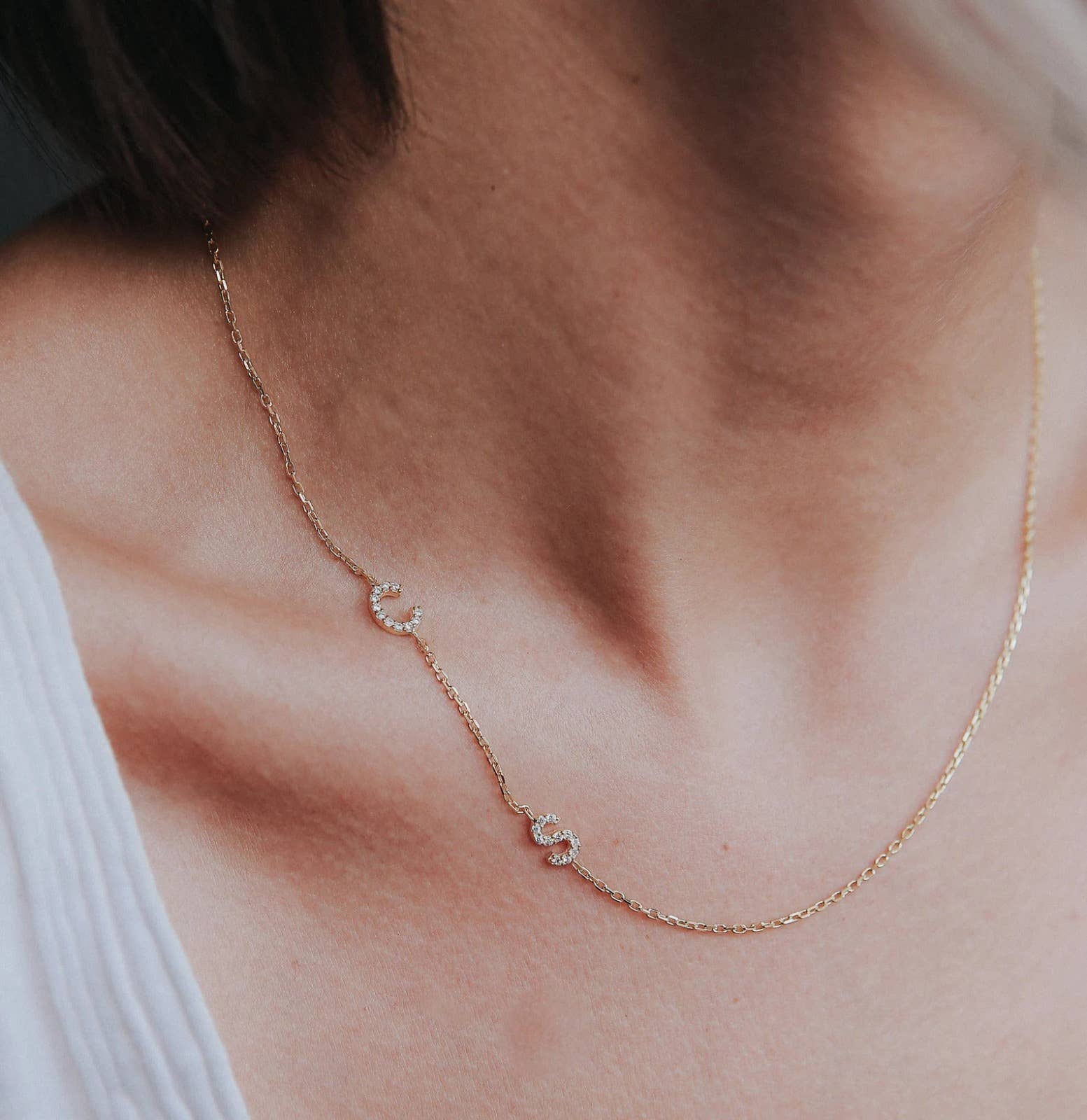 JoyPersonalized - Vendita all'ingrosso Collana con ciondolo/pendaglio - Collana con iniziale pavé in argento sterling e zirconi, iniziale laterale personalizzabile3