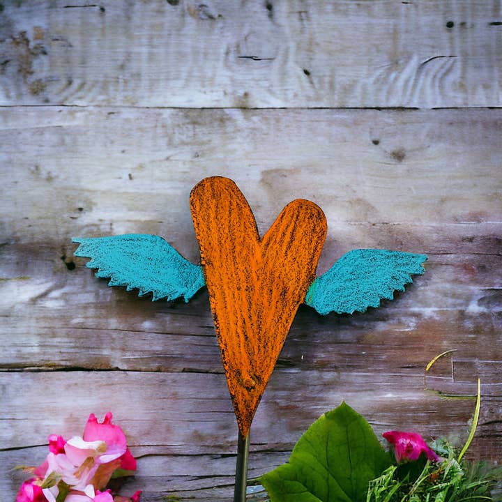 Whimsies – Engroshandel Have/havestolpe – Heart Wings Plant Stake finurlig have hippie sigøjner fred