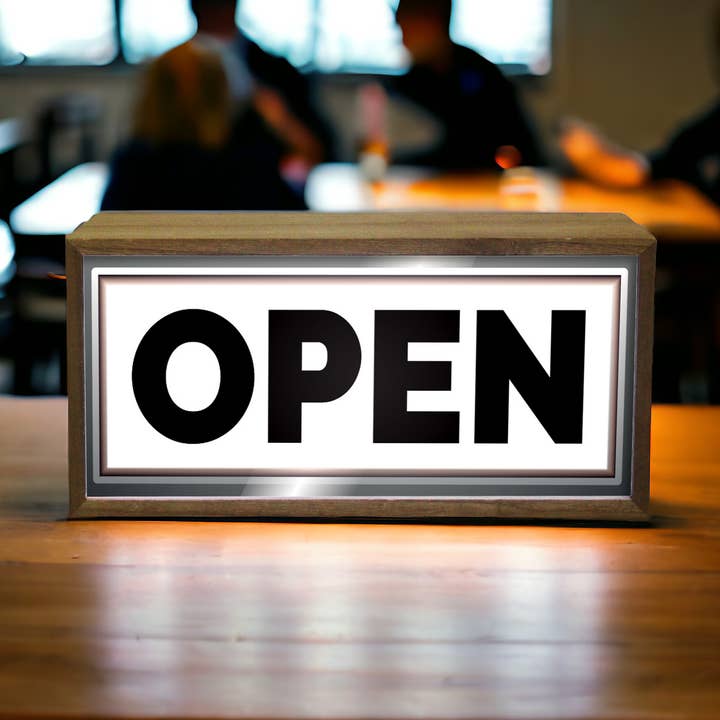 Lysboks Åben Skilt for engroshandel hos Echo Three