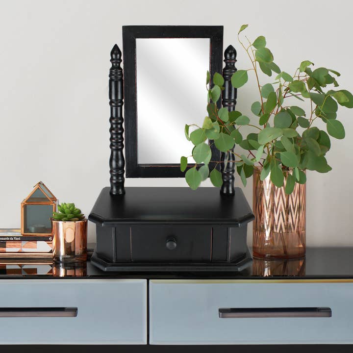 Miroir de table traditionnel avec tiroir pour la vente par Screen Gems