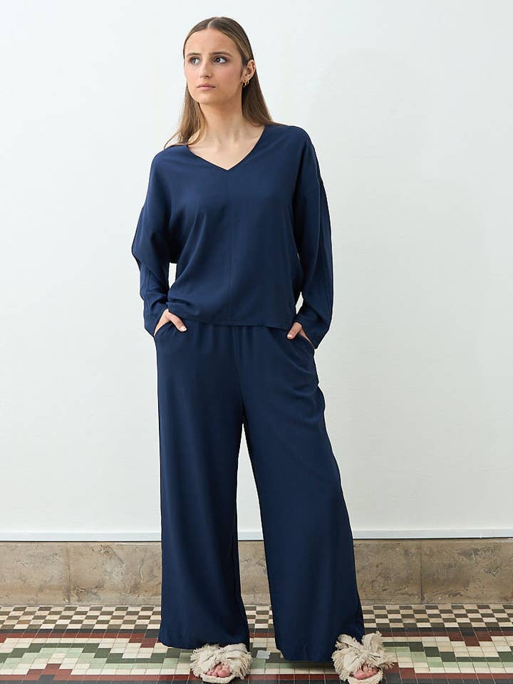 Pantalon fluide large bleu marine pour la vente par Cottyfish