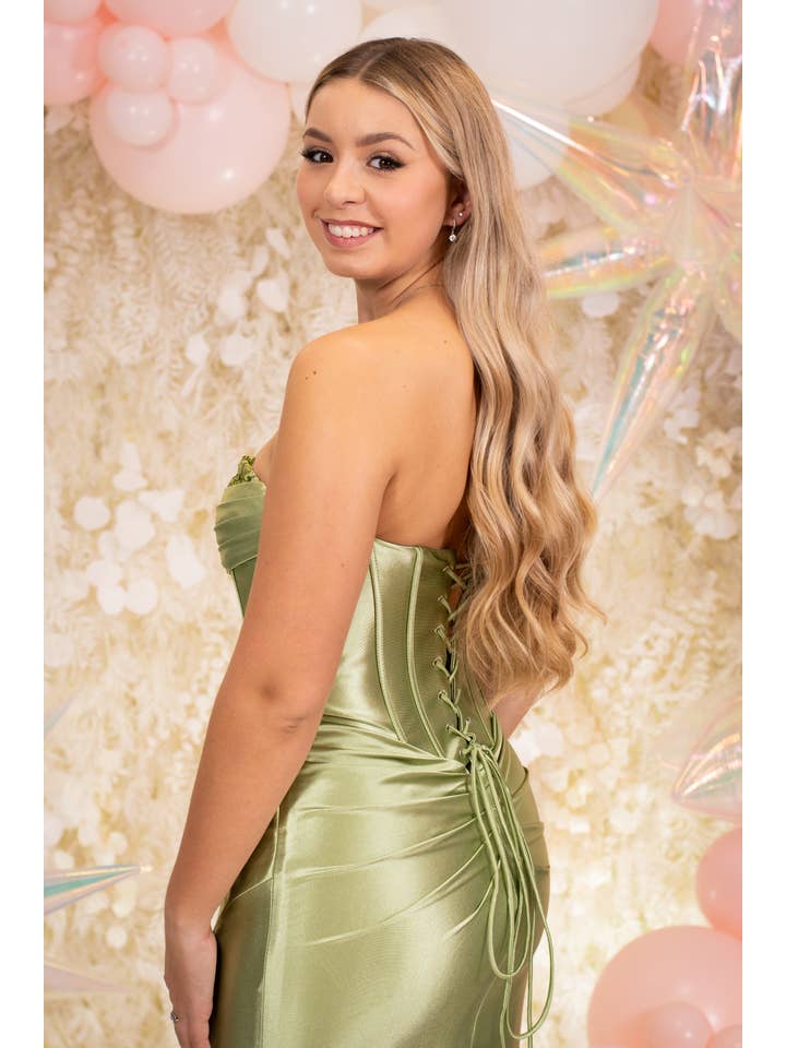 Lara Sage for wholesale on Faire9