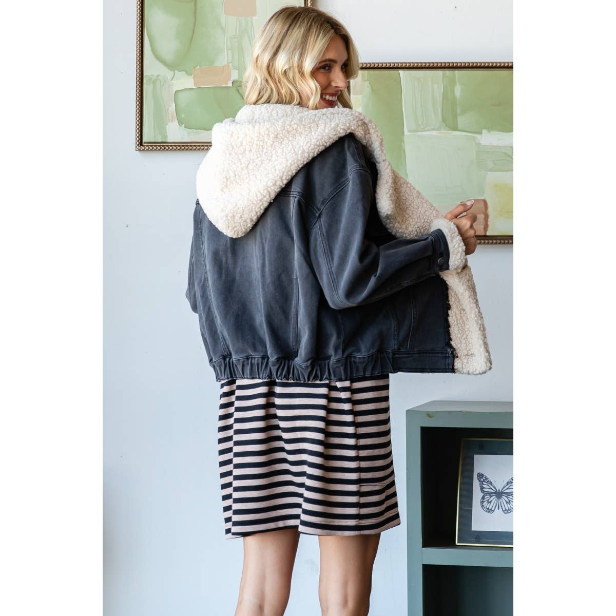 Veveret - Wholesale Denim Jacket - Women's - Faux Sherpa Hooded Denim Jacket 4