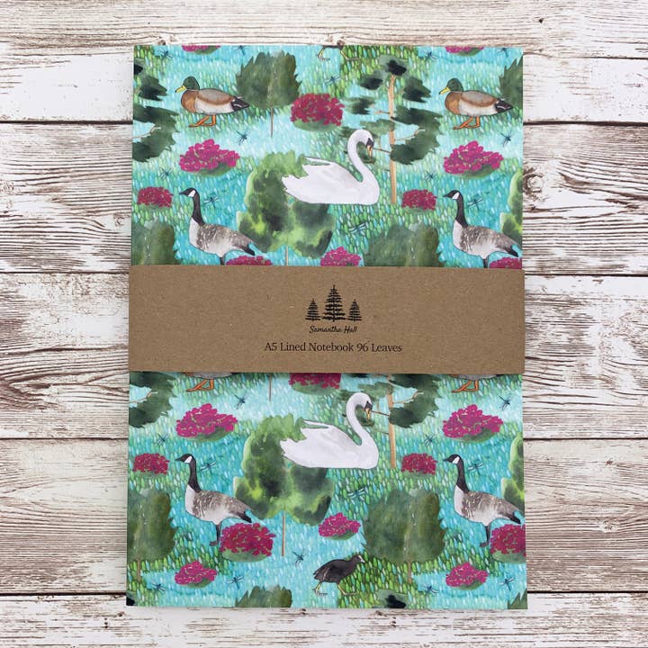Carnet A5 avec doublure Lake pour la vente par Samantha Hall Designs