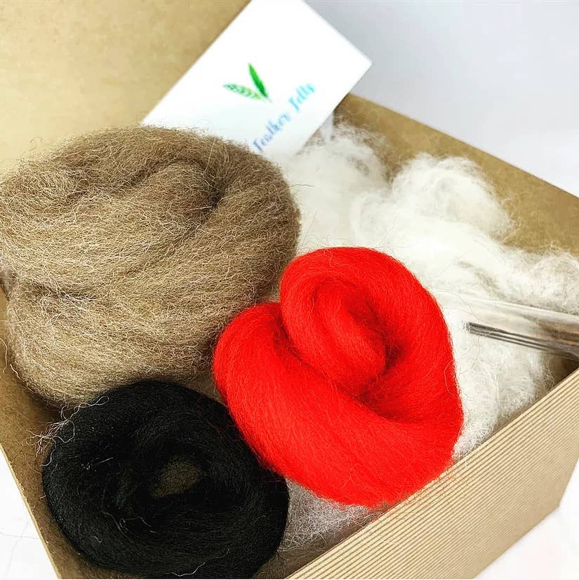 Feather Felts - Wholesale Craft Sewing Kit - Reindeer - Needle Felting Kit2