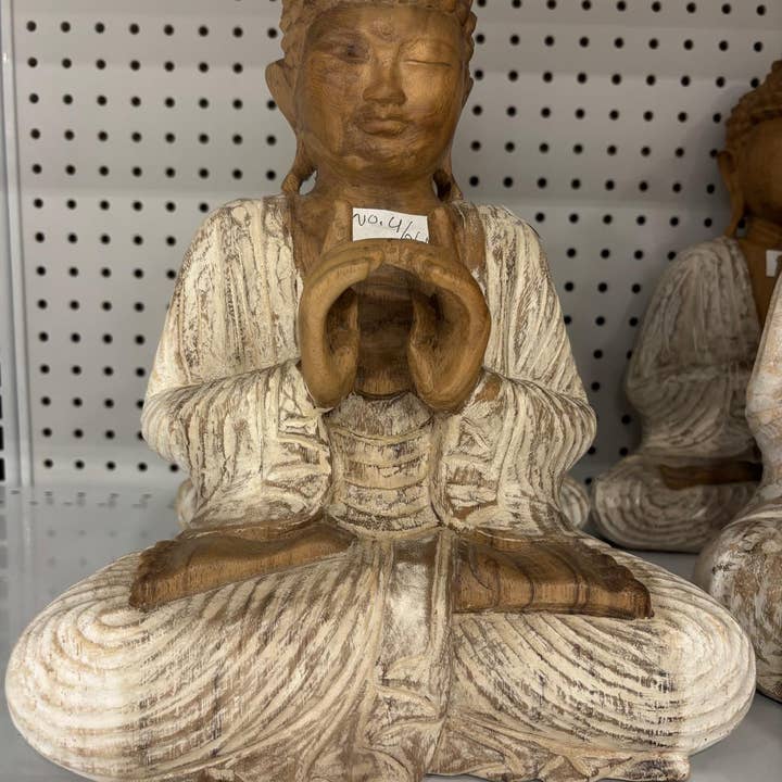 Quasar Gems USA – Großhandel Schreibtischausstattung – Kind & Baby – Weiße Buddha-Statue aus Holz, 30 cm2