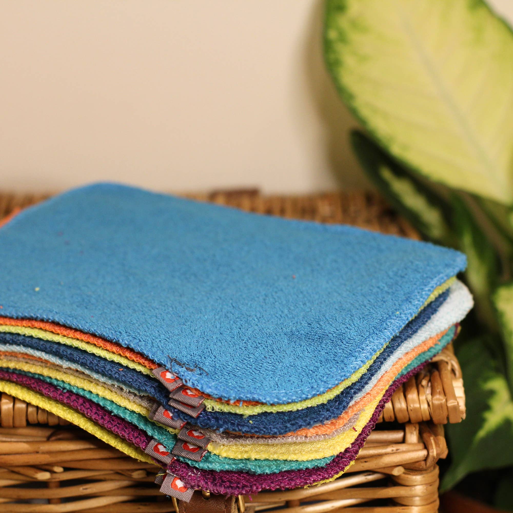 Close - Wholesale Face & Body Wipes - Baby - Close Pop-in Reusable Multi-Purpose Bamboo Baby Wipes & Tote4