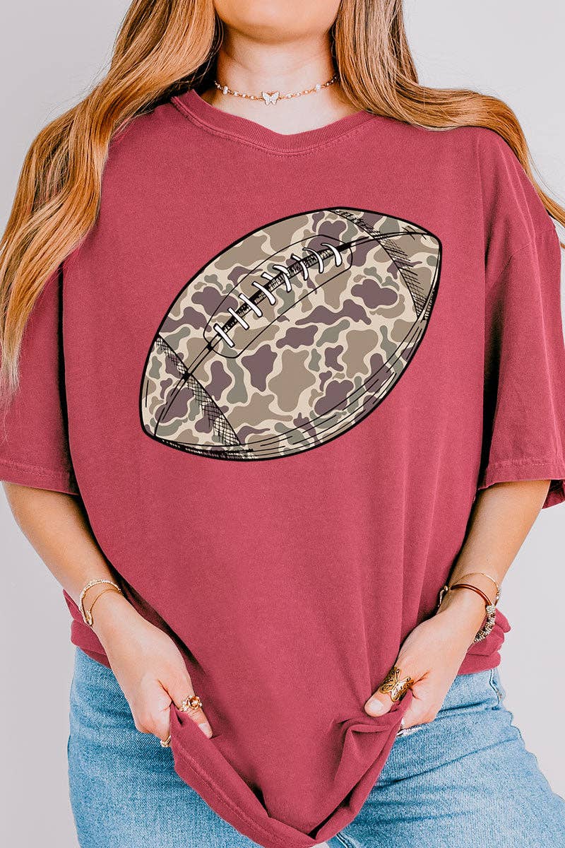 Wholesale Accessory Market - Vente T-shirt sérigraphié – femme - T-shirt en coton filé à l'anneau pour adulte Comfort Colors Old School Camo Football1