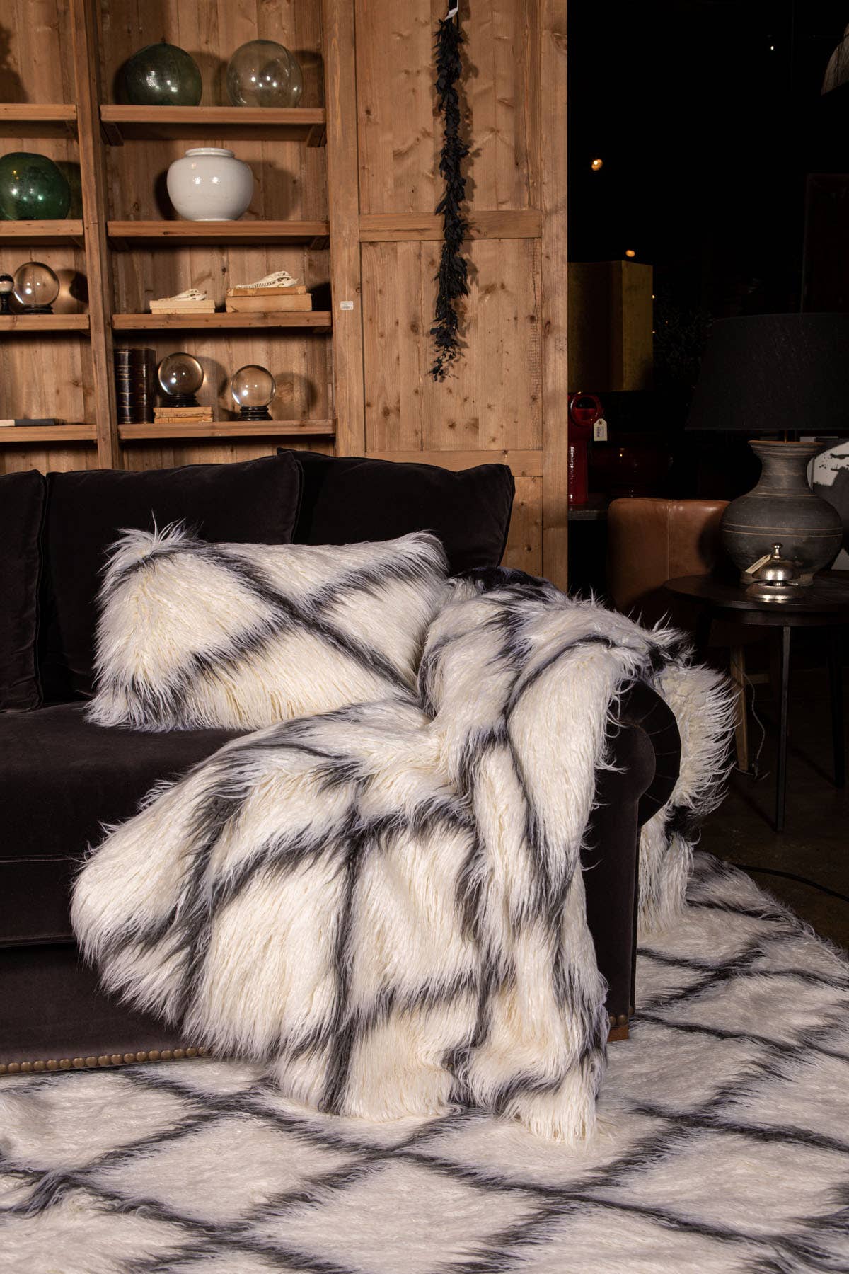 The Eurobaby Company - Wholesale Area Rug - LUZIO Diamond Tibet Vegan Faux Fur Rug 27.5x47.24