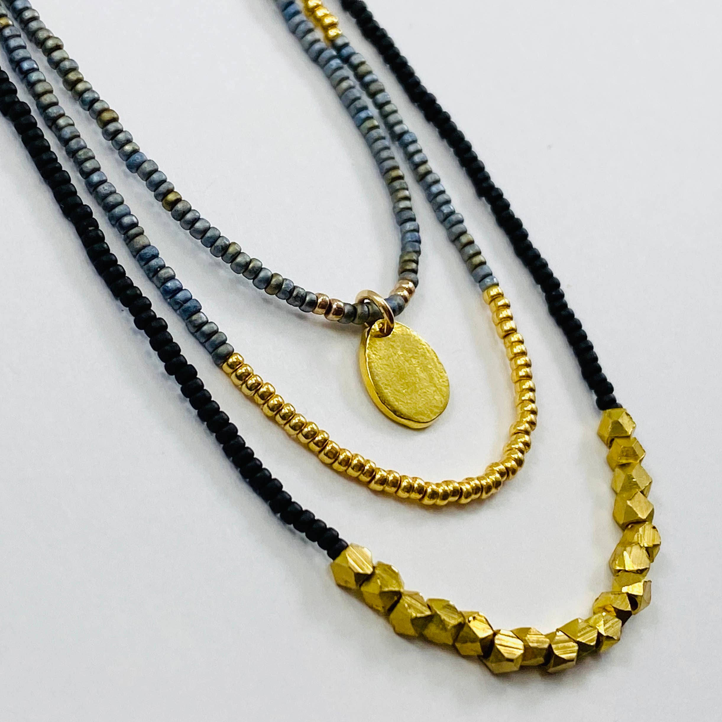 Sarah Crawford Handcrafted - Wholesale Jewelry Set - Grays Triple Beaded Necklace Set - Gold Disc3