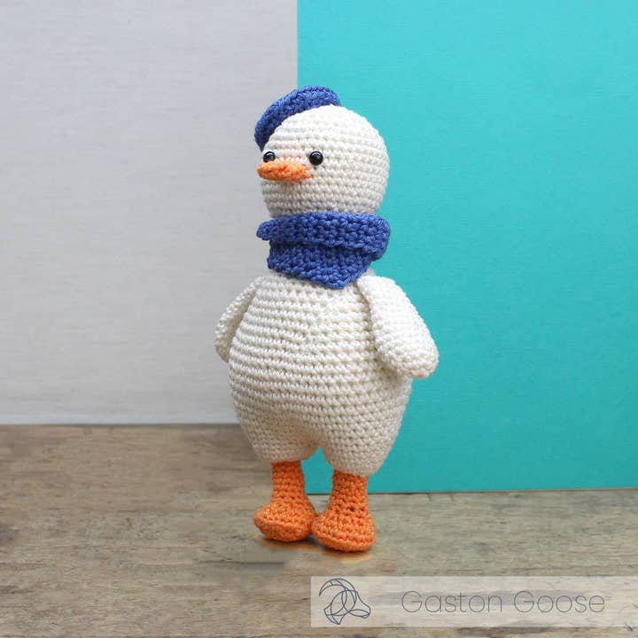 Hardicraft USA - Wholesale DIY Craft Kit - DIY Crochet Kit - Gaston Goose