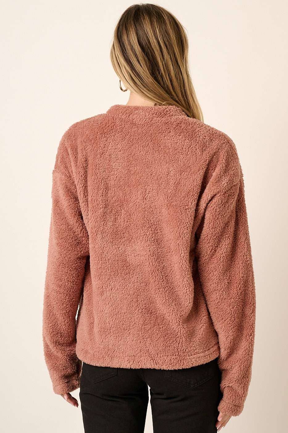 mittoshop – Großhandel Strickjacke – Damen – CARDIGAN AUS PELZ MIT KNOPFLEISTE15