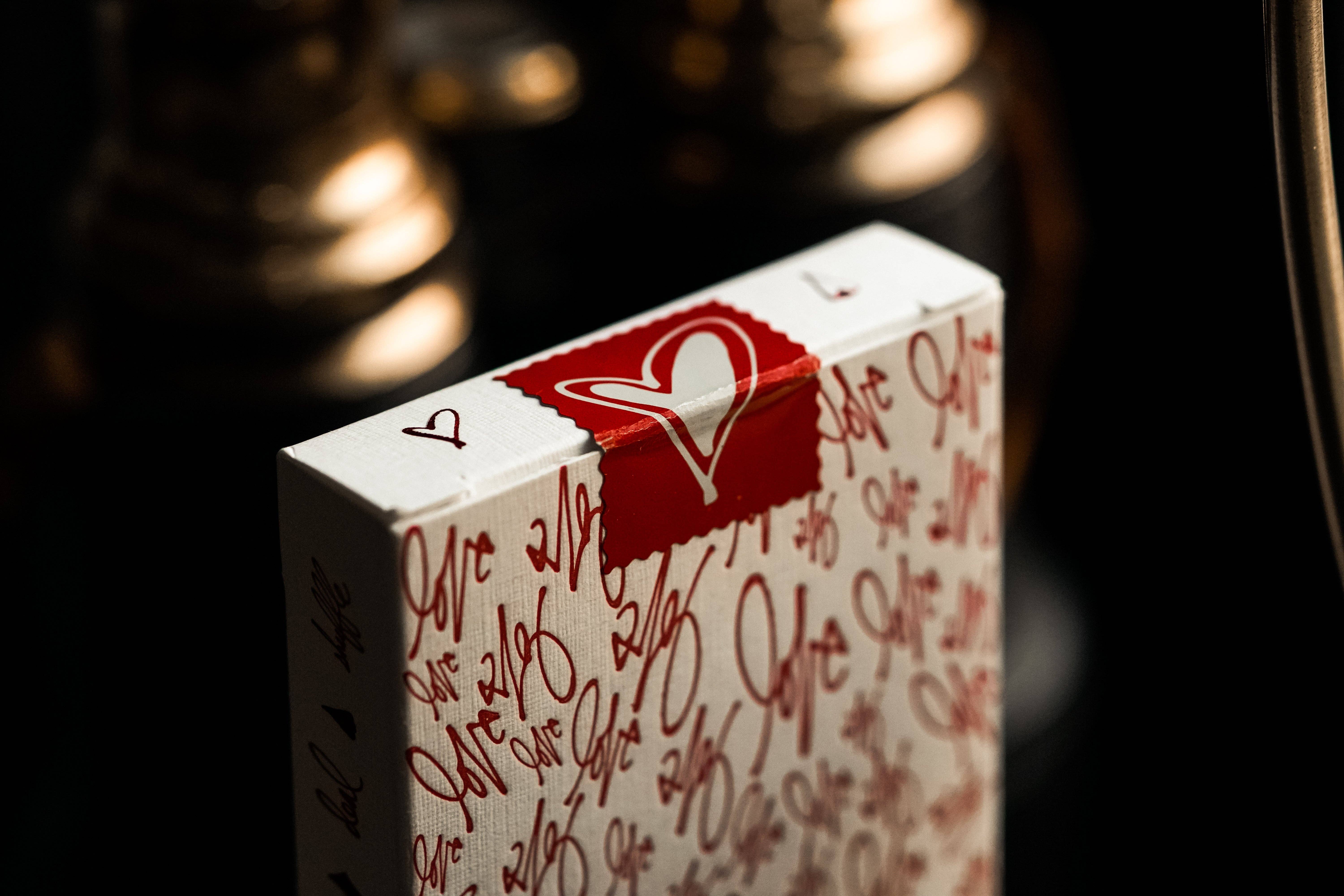 theory11 - Wholesale Playing Cards - Love Me1