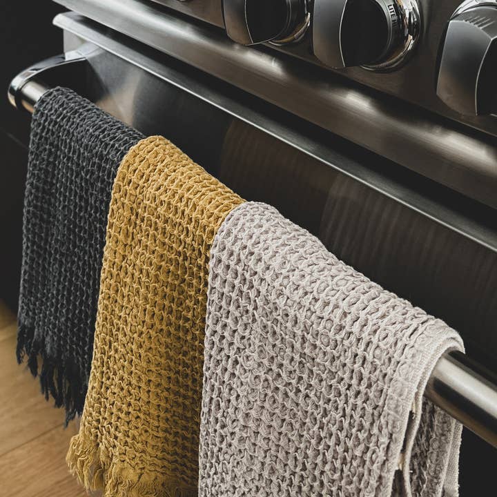 My Kitchen Linens - Wholesale Tea Towel - Set of 2 Waffle Kitchen Towels with Fringes