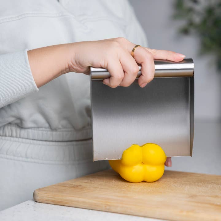 Fox Run Brands - Wholesale Kitchen tool/gadget - Fox Run Stainless Steel Kitchen Food Scoop, 6" Food Scraper3