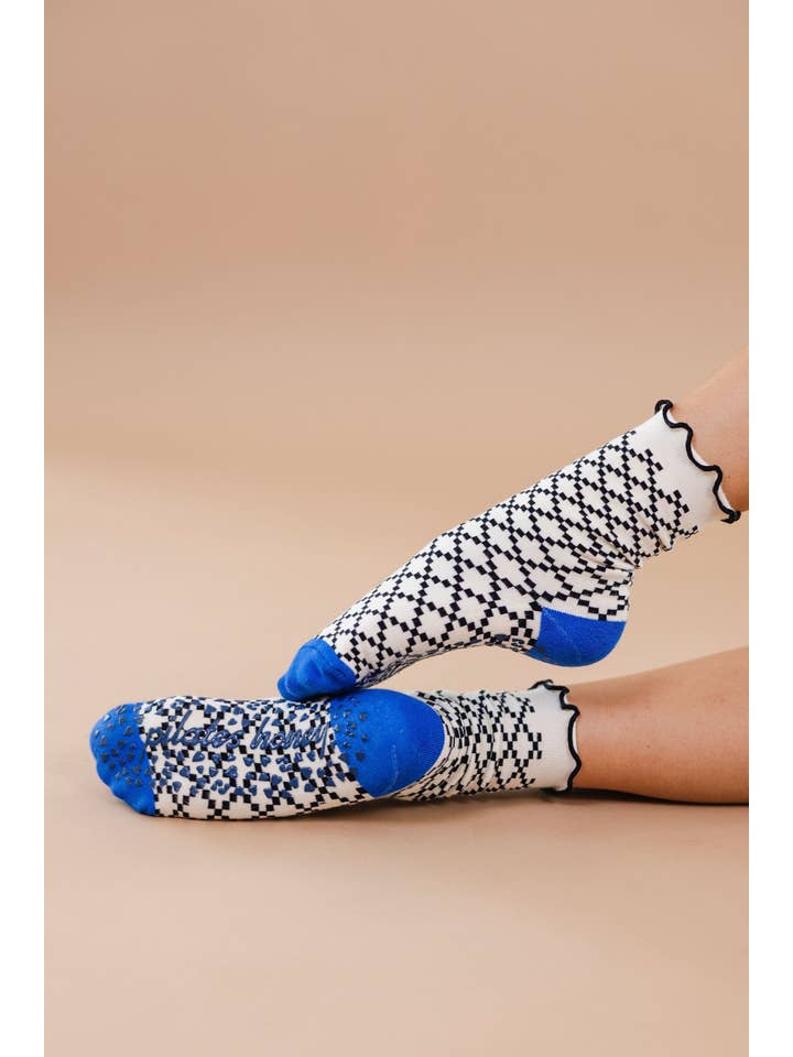 Pilates Honey - Wholesale Socks - Women's - Santa Fe Ruffle Crew