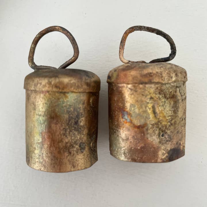 fort & field - Wholesale Bell - 1 3/4" rustic flat top tin brass finish bell metal striker