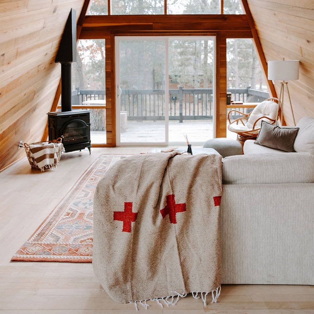 Trek Light - Wholesale Throw Blanket - Handwoven Throw Blanket | Positive Vibrations | Recycled8