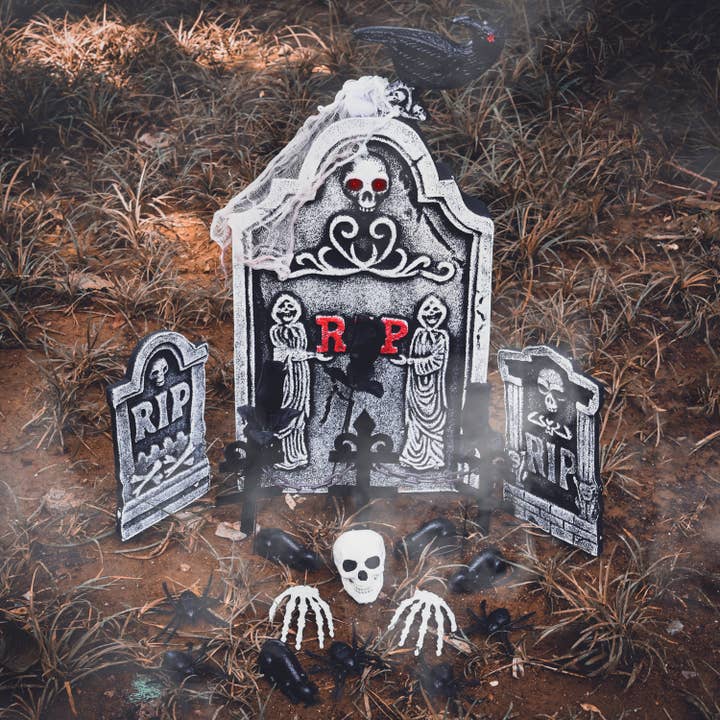 Fun Little Toys – Großhandel Gartendeko/-schmuck – 26-teiliges Halloween-Grabsteine- und Zubehör-Set