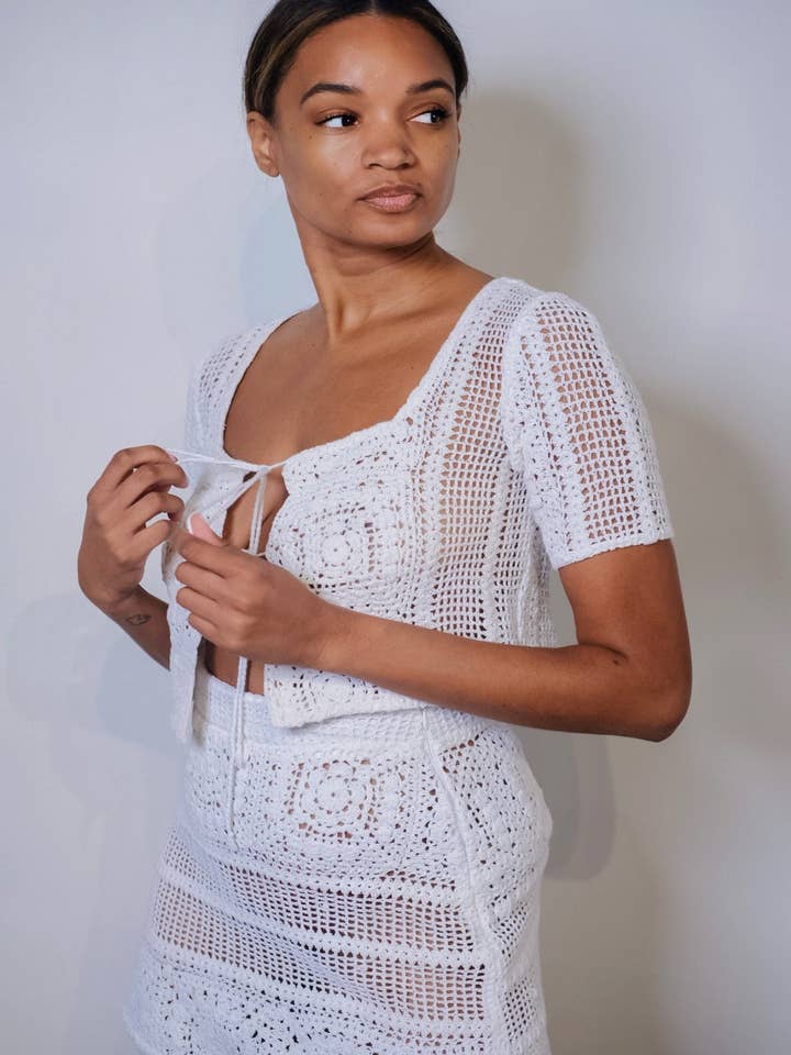 Virkad Granny Square Minitopp för wholesale av Chogaa NYC