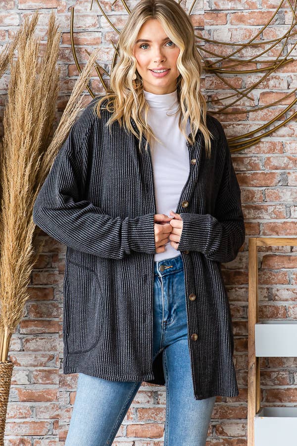 7th Ray – Großhandel Hemdjacke/Shacket – Damen – Solide Rippe Knopfleiste Seitentaschen Langarm Shacket T525630