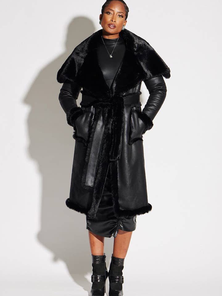 Manteau maxi réversible en fausse fourrure et simili-cuir végan pour la vente par CIRCULAR PATH