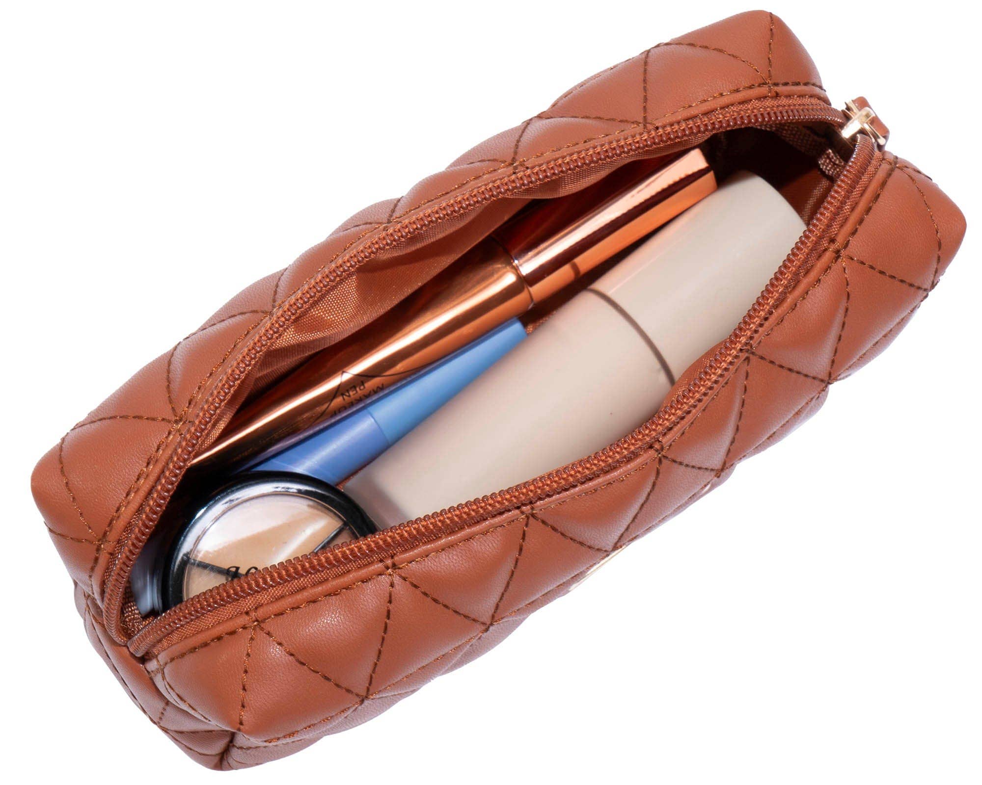 Magid - Wholesale Make-up/cosmetic bag - Joan & David The Triangle Quilted 4 Piece Cosmetic Bag Set7