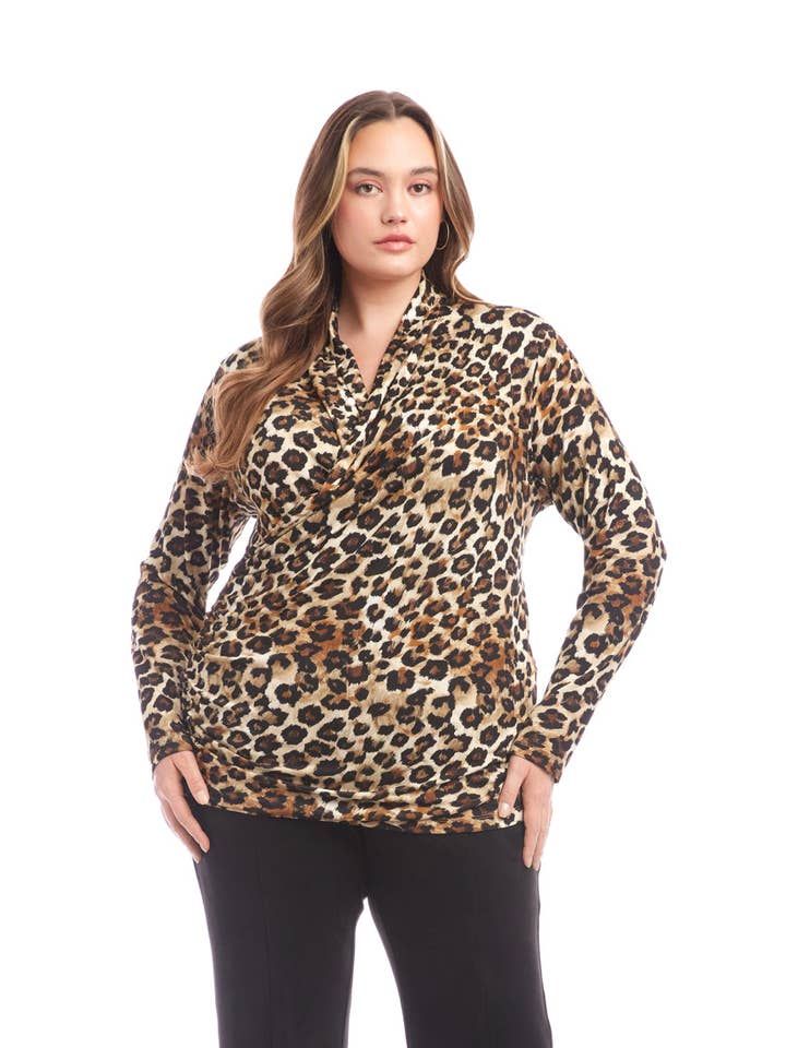 Haut croisé à manches longues froncé sur le côté grande taille pour la vente par Karen Kane