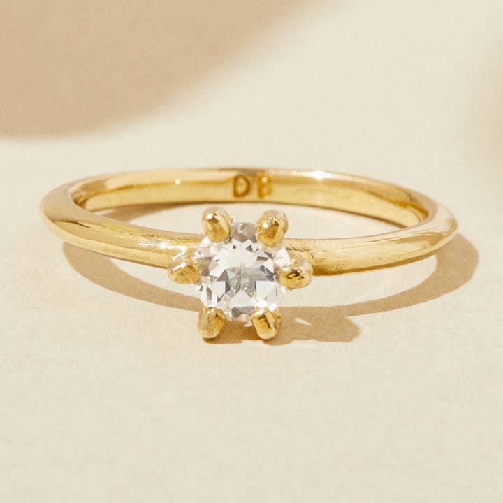 Anillo de Piedra de Nacimiento de Abril | Anillo Solitario de Topacio Blanco para venta al por mayor de Dani Barbe