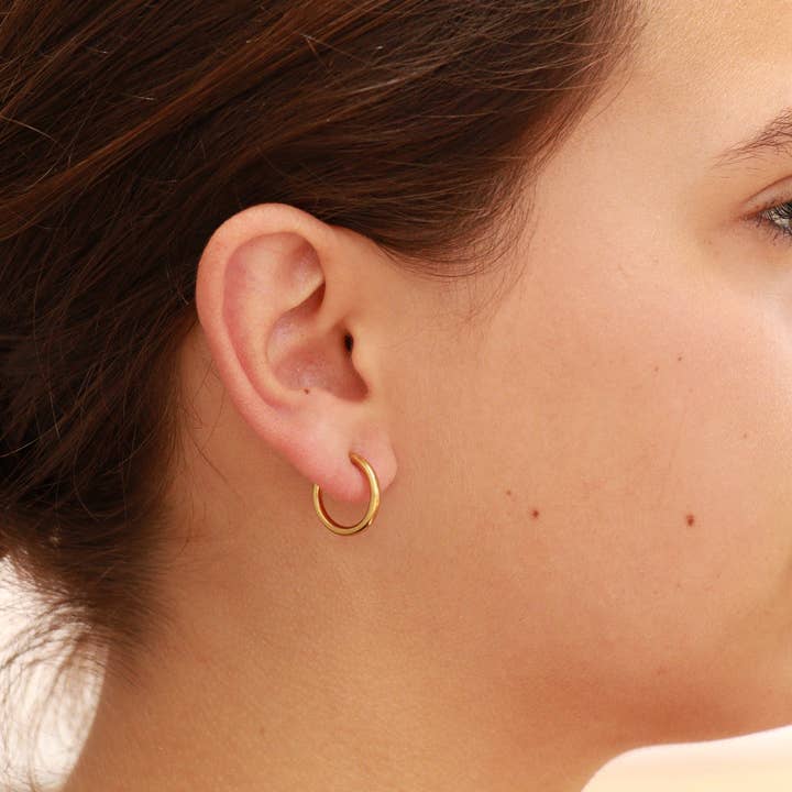 WJW - Wholesale Huggie Earrings - 18K Gold PVD Stainless Steel Sliding Spring Huggie Hoop Earrings / ERJ0004