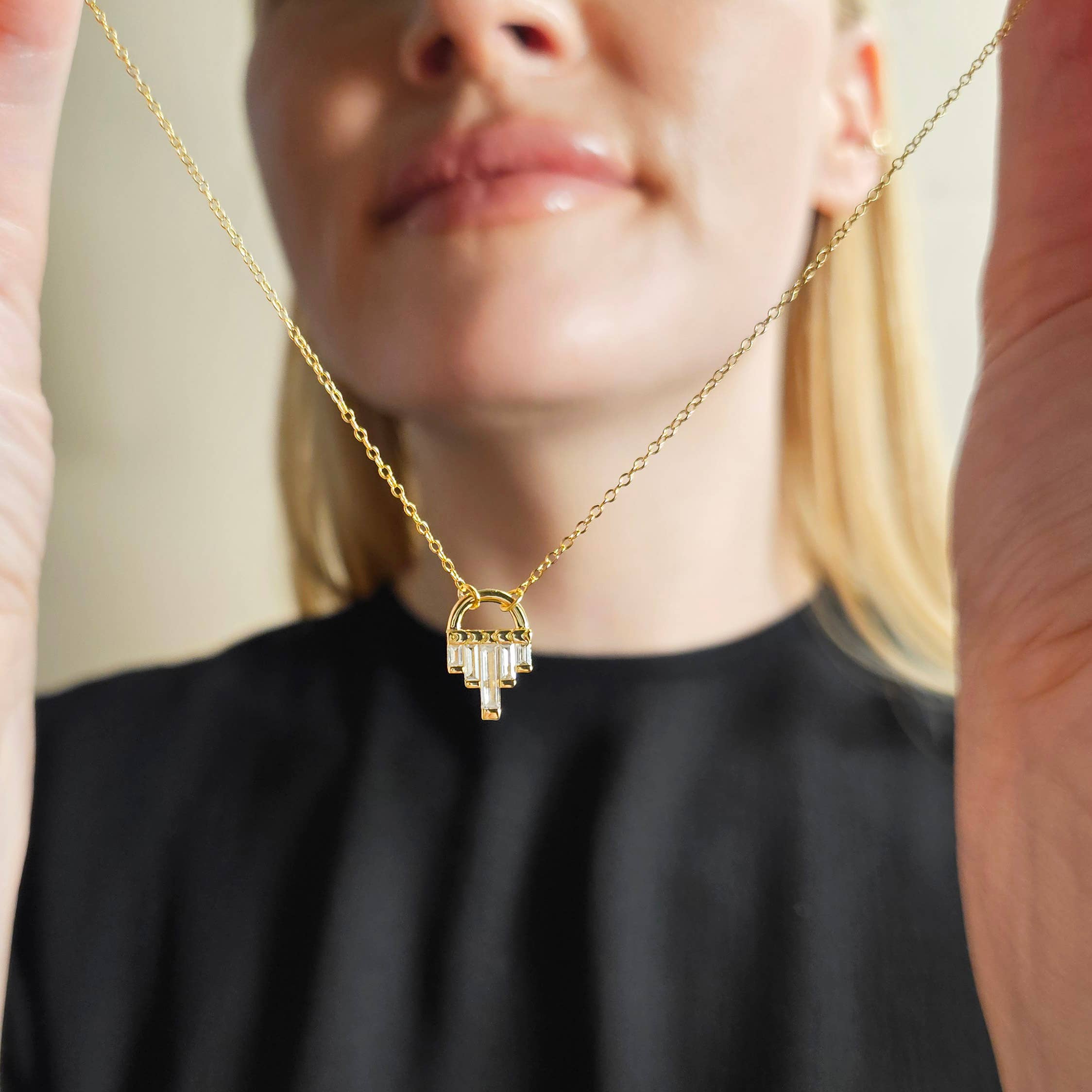 HolyBang Jewels - Wholesale Pendant/Charm Necklace - BAGUETTE ART DECO TINY PENDANT NECKLACE - LYBN49042