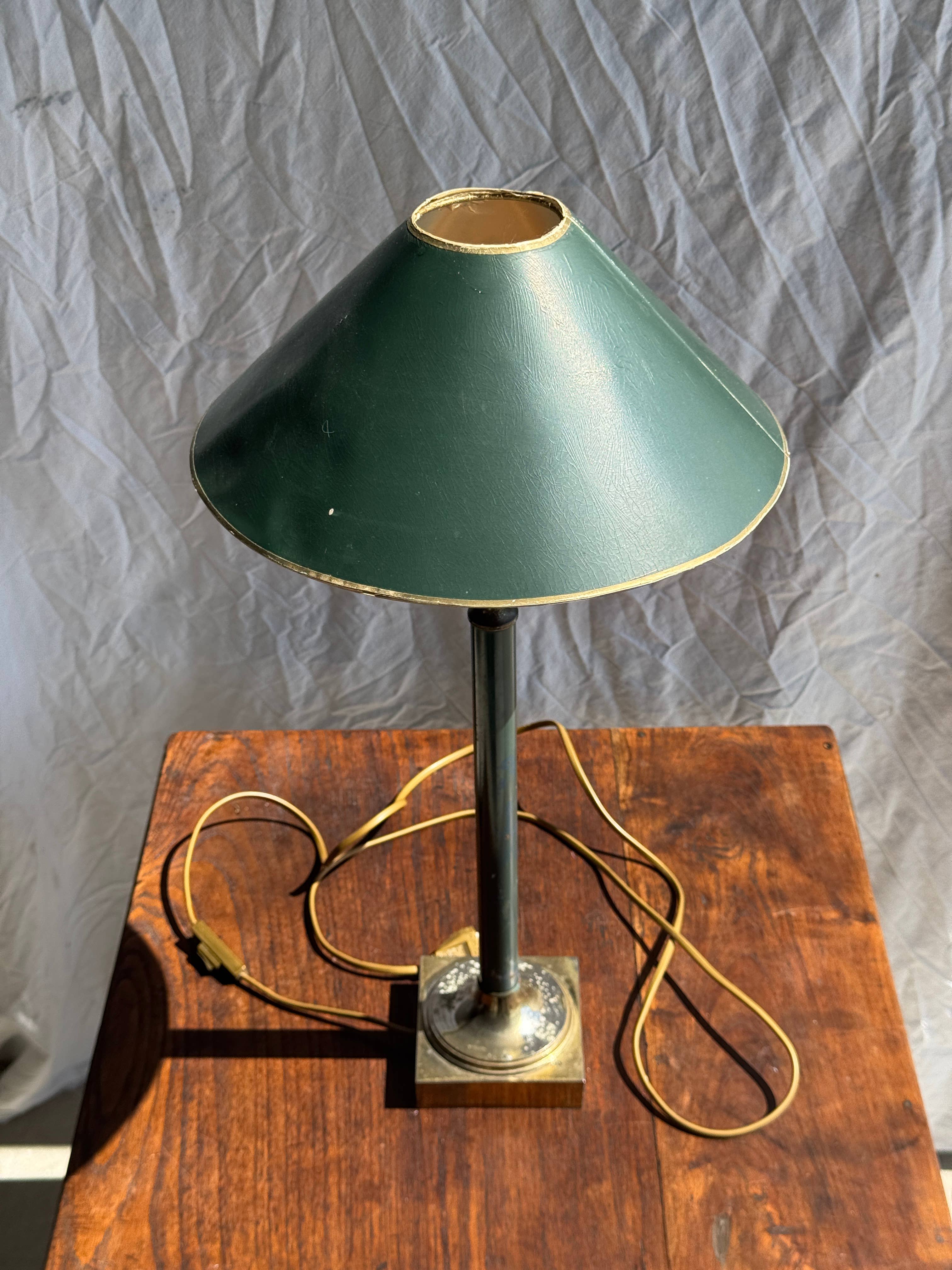 Office Objets - Wholesale Accent/Desk Lamp - Vintage green and gold table lamp H60 D3012